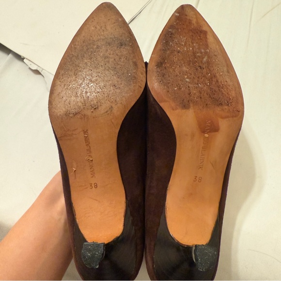 Manolo Blahnik Chocolate Brown Suede Kitten Pointed Heels Tassel Fringe Details - Picture 5 of 8